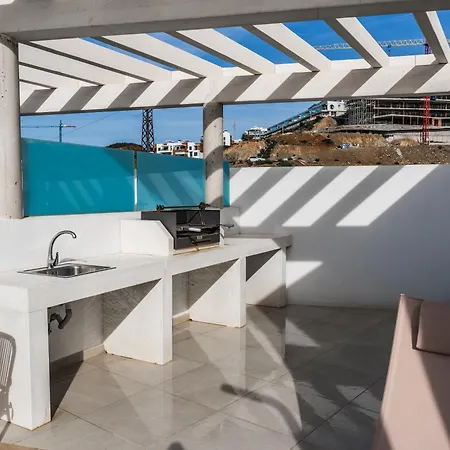 Panoramic Seaview Penthouse The Wave דירה *