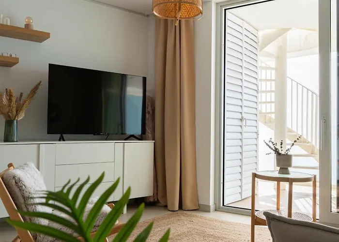 Panoramic Seaview Penthouse The Wave דירה פואנגירולה