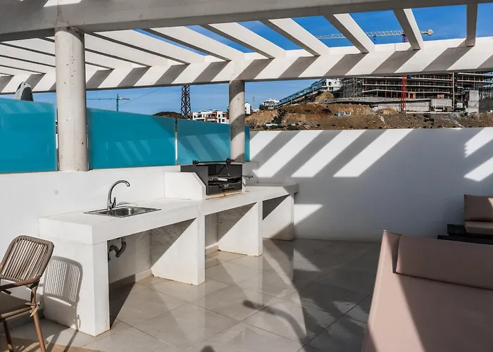 Panoramic Seaview Penthouse The Wave דירה *