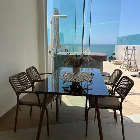 شقة Panoramic Seaview Penthouse The Wave فوينخيرولا